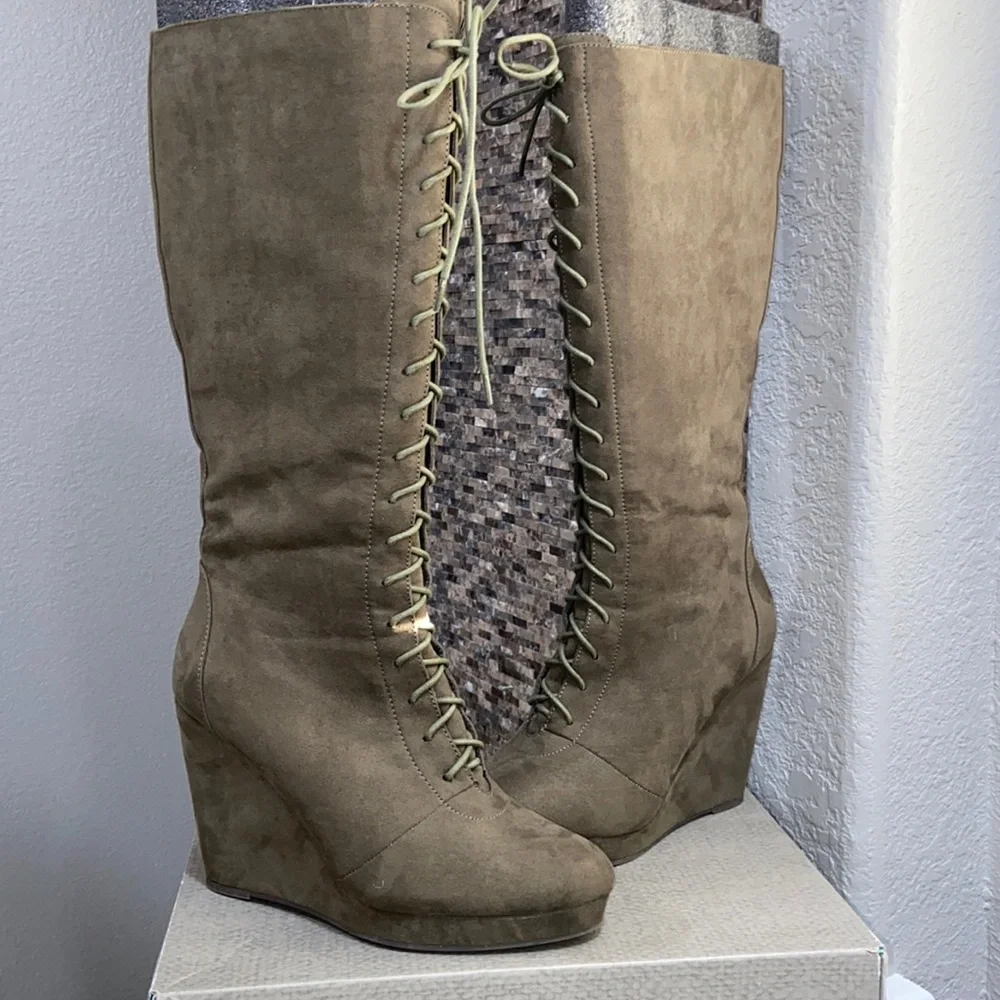 Green Heeled Boots - Picture 1 of 8